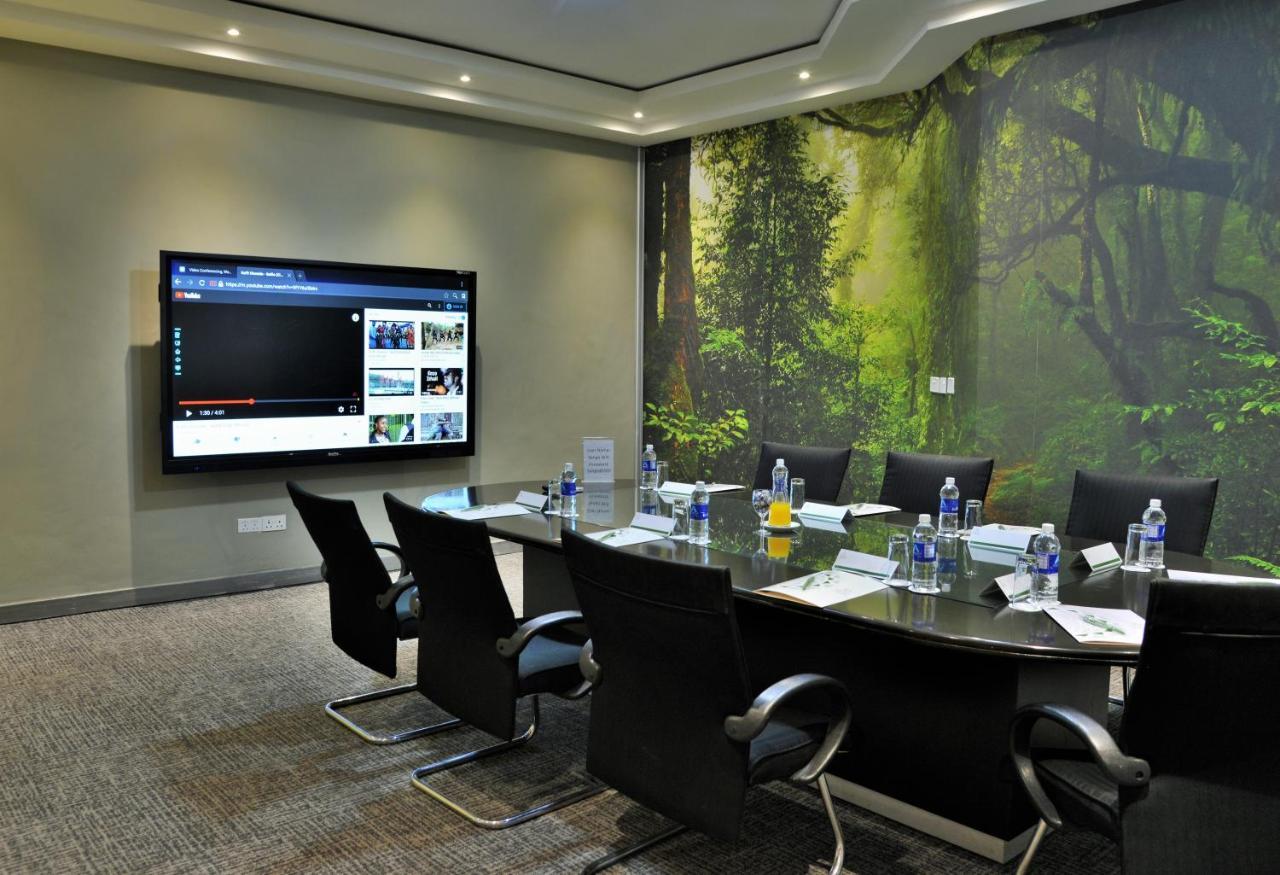 Cresta Lodge Harare Esterno foto