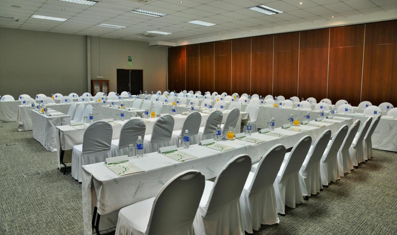 Cresta Lodge Harare Esterno foto